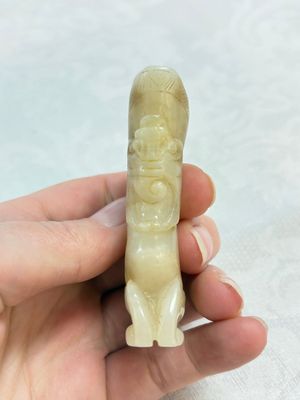 Two Chinese celadon, white and russet jade carvings, 18/19th C. — photo 2