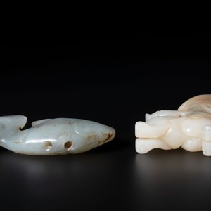 Two Chinese celadon, white and russet jade carvings, 18/19th C. — photo 6