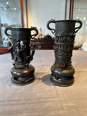 Two Chinese Chinese bronze cylindrical incense stick holders and a covered censer, Yuan/Ming and Qing — photo 15