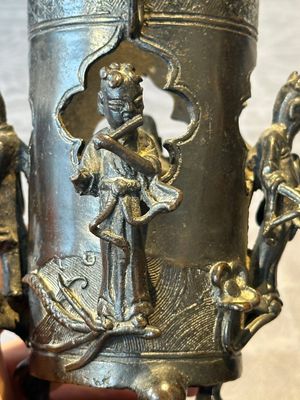 Two Chinese Chinese bronze cylindrical incense stick holders and a covered censer, Yuan/Ming and Qing — photo 20