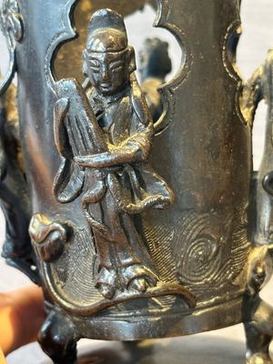 Two Chinese Chinese bronze cylindrical incense stick holders and a covered censer, Yuan/Ming and Qing — photo 22