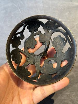Two Chinese Chinese bronze cylindrical incense stick holders and a covered censer, Yuan/Ming and Qing — photo 7