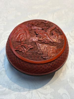 Two Chinese cinnabar lacquer covered boxes and a bottle vase, 19th C. — photo 12