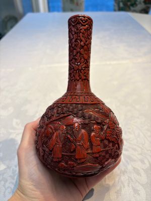 Two Chinese cinnabar lacquer covered boxes and a bottle vase, 19th C. — photo 3