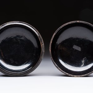 Two Chinese cinnabar lacquer covered boxes and a bottle vase, 19th C. — photo 15