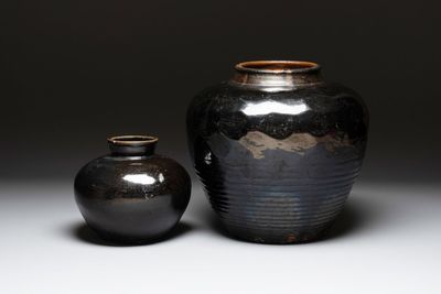 Two Chinese Cizhou black-glazed jars, 17/18th C.