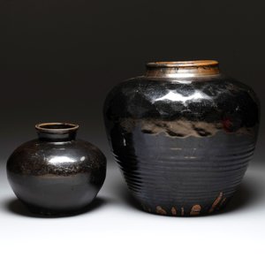 Two Chinese Cizhou black-glazed jars, 17/18th C. — photo 2