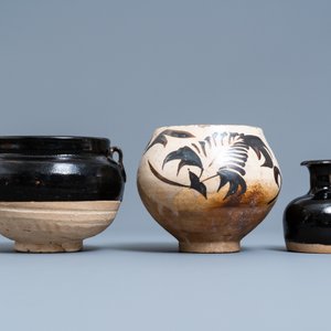 Two Chinese Cizhou pottery vases and a bowl, Song and Ming — photo 2