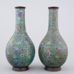 Two Chinese cloisonne bottle-shaped vases, 18/19th C. — foto 2