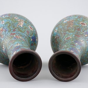 Two Chinese cloisonne bottle-shaped vases, 18/19th C. — foto 5