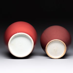 Two Chinese copper-red-glazed vases, 18th C. — photo 4