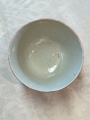 Two Chinese coral-red-ground covered bowls and a famille rose covered cricket box, Zhang Yihe 張義和 and Gong Hesheng 龔和盛 marks, 19th C. — foto 26