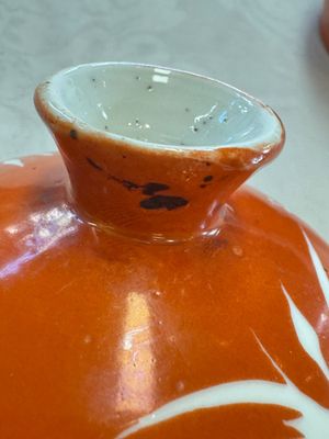 Two Chinese coral-red-ground covered bowls and a famille rose covered cricket box, Zhang Yihe 張義和 and Gong Hesheng 龔和盛 marks, 19th C. — foto 57