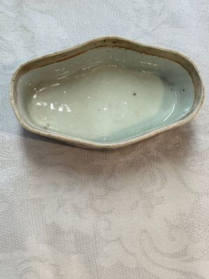Two Chinese coral-red-ground covered bowls and a famille rose covered cricket box, Zhang Yihe 張義和 and Gong Hesheng 龔和盛 marks, 19th C. — foto 9