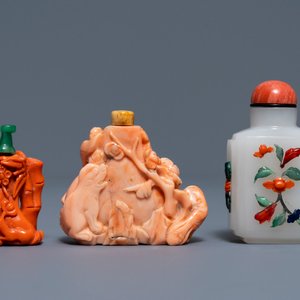 Two Chinese coral snuff bottles and one coral-embellished glass bottle, 19/20th C. — photo 1