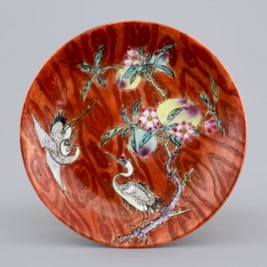 Two Chinese cups and saucers together with a faux-bois saucer, Yongzheng, 1722-1735 — photo 2