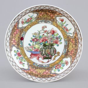 Two Chinese cups and saucers together with a faux-bois saucer, Yongzheng, 1722-1735 — photo 4