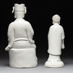Two Chinese Dehua blanc de Chine Buddha and Wenchang figures, a seal paste covered box, a vase and an iron-red-glazed boy, Qianlong mark, 19/20th C. — 照片 4
