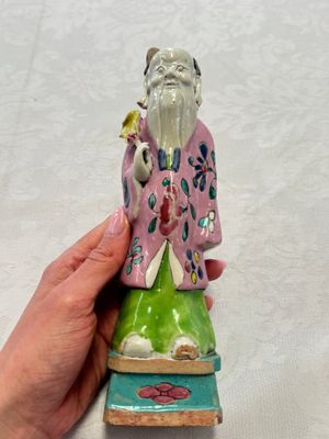 Two Chinese Dehua blanc-de-Chine Buddhist lions, three famille rose figures, and a white-glazed group, Kangxi and later — photo 44