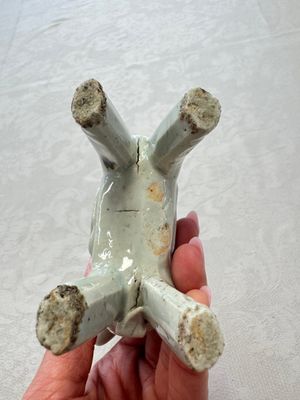 Two Chinese Dehua blanc-de-Chine Buddhist lions, three famille rose figures, and a white-glazed group, Kangxi and later — photo 70