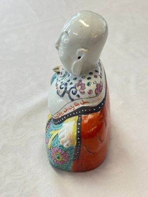Two Chinese Dehua blanc-de-Chine Buddhist lions, three famille rose figures, and a white-glazed group, Kangxi and later — photo 74