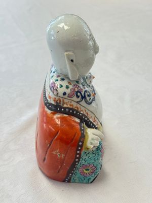 Two Chinese Dehua blanc-de-Chine Buddhist lions, three famille rose figures, and a white-glazed group, Kangxi and later — photo 76