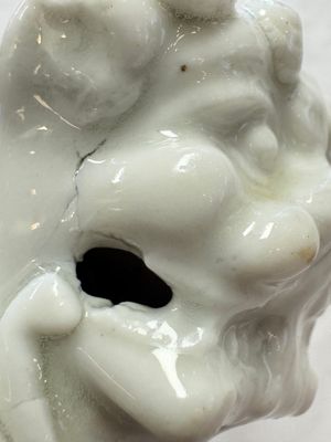 Two Chinese Dehua blanc-de-Chine Buddhist lions, three famille rose figures, and a white-glazed group, Kangxi and later — photo 9