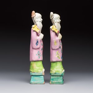 Two Chinese Dehua blanc-de-Chine Buddhist lions, three famille rose figures, and a white-glazed group, Kangxi and later — photo 5