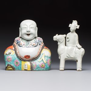 Two Chinese Dehua blanc-de-Chine Buddhist lions, three famille rose figures, and a white-glazed group, Kangxi and later — photo 8