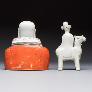Two Chinese Dehua blanc-de-Chine Buddhist lions, three famille rose figures, and a white-glazed group, Kangxi and later — photo 10