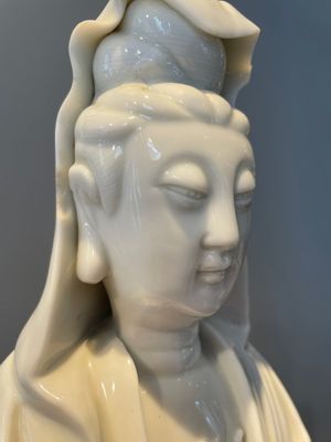 Two Chinese Dehua blanc de Chine figures of Guanyin, 18th C. — foto 14
