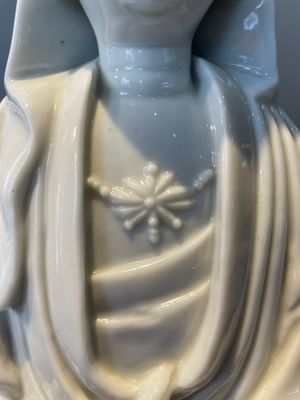 Two Chinese Dehua blanc de Chine figures of Guanyin, 18th C. — foto 15