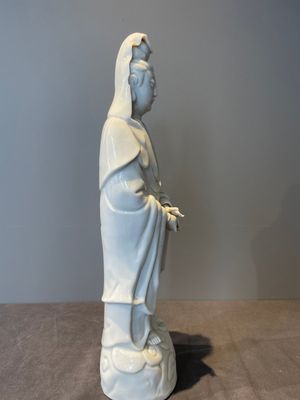 Two Chinese Dehua blanc de Chine figures of Guanyin, 18th C. — foto 19