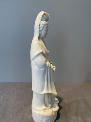 Two Chinese Dehua blanc de Chine figures of Guanyin, 18th C. — foto 6