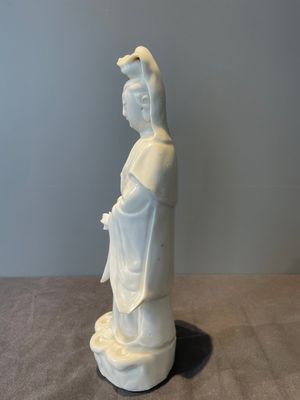 Two Chinese Dehua blanc de Chine figures of Guanyin, 18th C. — foto 9
