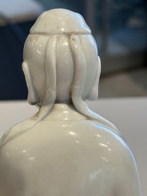 Two Chinese Dehua blanc de Chine figures of Guanyin and Shoulao and a pair of Buddhist lions, He Chaozong 何朝宗 mark, 18/19th C. — photo 20