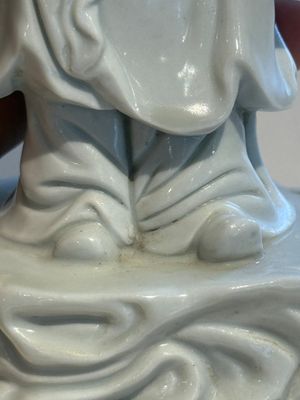 Two Chinese Dehua blanc de Chine figures of Guanyin and Shoulao and a pair of Buddhist lions, He Chaozong 何朝宗 mark, 18/19th C. — photo 18