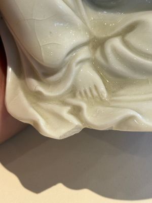 Two Chinese Dehua blanc de Chine figures of Guanyin and Shoulao and a pair of Buddhist lions, He Chaozong 何朝宗 mark, 18/19th C. — photo 7