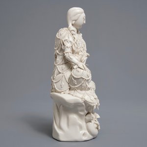 Two Chinese Dehua blanc de Chine models of a Luohan and Guanyin with servant, 19th C. — photo 9