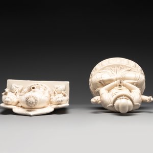Two Chinese Dehua blanc de Chine sculptures of a Buddha and a Boddhisatva, He Chaozong 何朝宗 and Dehua 德化 marks, 20th C. — photo 4