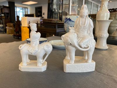 Two Chinese Dehua blanc de Chine sculptures of Guanyin and a Sogdian merchant on an elephant, Kangxi — 照片 1