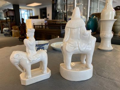Two Chinese Dehua blanc de Chine sculptures of Guanyin and a Sogdian merchant on an elephant, Kangxi — 照片 2