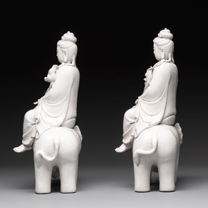 Two Chinese Dehua blanc de Chine sculptures of the Guanyin seated on an elephant, He Chaozong 何朝宗 and Dehua 德化 marks, 20th C. — 照片 3