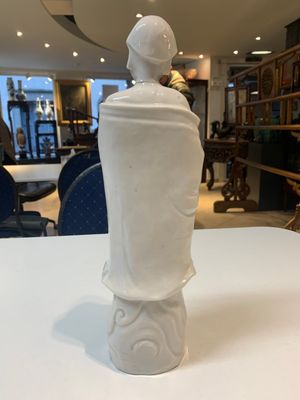 Two Chinese Dehua blanc de Chine wine cups and a figure of Liuhai, 18/19th C. — foto 12