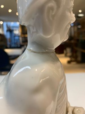 Two Chinese Dehua blanc de Chine wine cups and a figure of Liuhai, 18/19th C. — foto 14