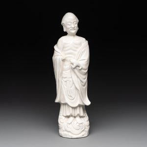 Two Chinese Dehua blanc de Chine wine cups and a figure of Liuhai, 18/19th C. — foto 2