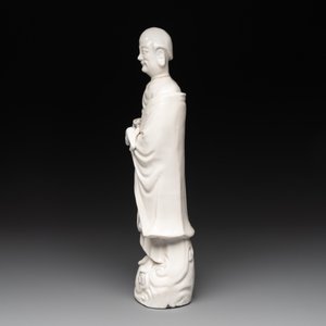 Two Chinese Dehua blanc de Chine wine cups and a figure of Liuhai, 18/19th C. — foto 3