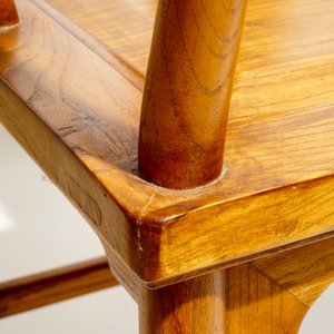 Two Chinese elm yoke-back chairs, 19/20th C. — photo 9