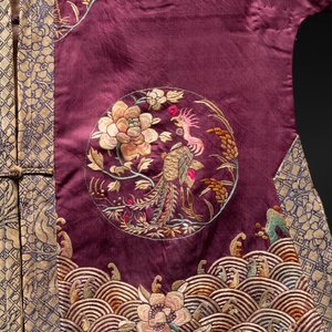 Two Chinese embroidered silk children's robes, 19th C. — photo 5
