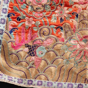 Two Chinese embroidered silk children's robes, 19th C. — photo 9